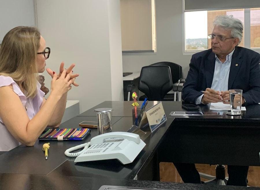 Deputado pede reposição urgente de ônibus escolares incendiados no Amazonas