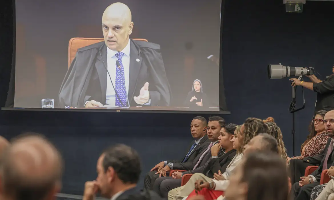 Assassinato de Marielle: Moraes dá primeiro voto para condenar culpados