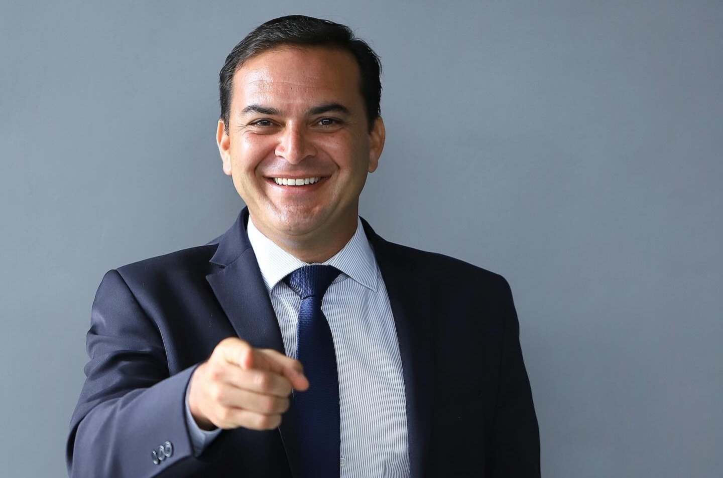 Professor de Parintins recebe reajuste salarial e anúncio de retroativo