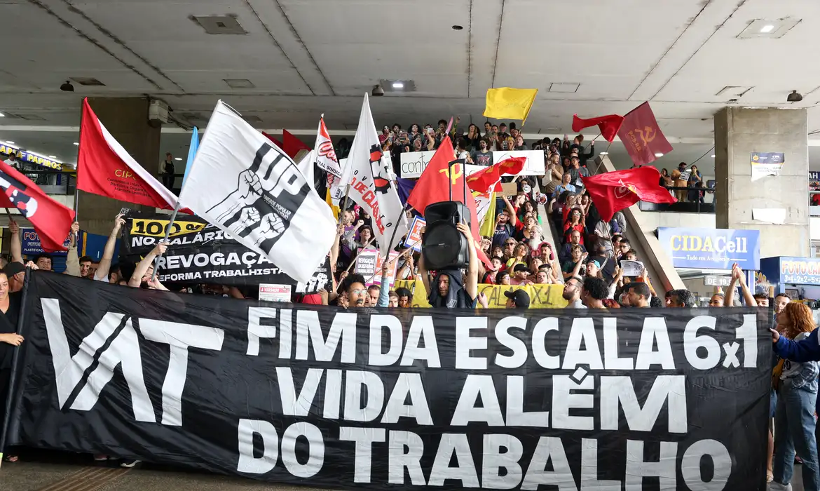 Maioria dos trabalhadores no Brasil já está fora da escala 6x1