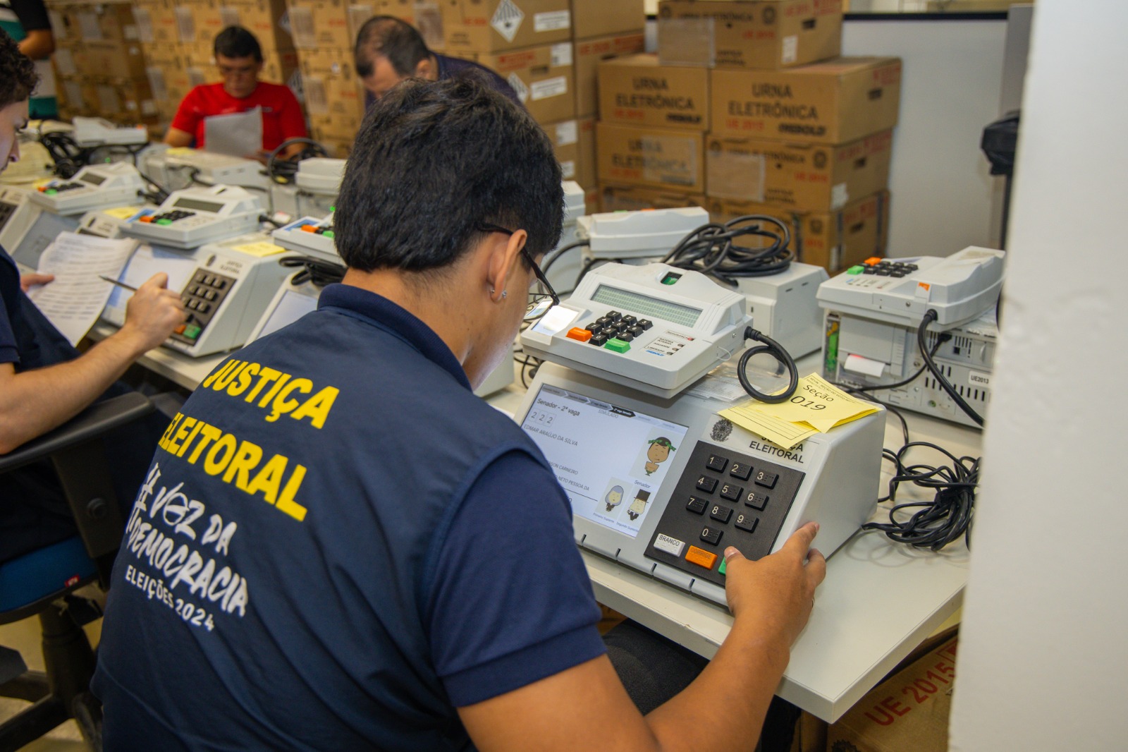 Amazonas testa urnas da eleição em simulado nacional do TSE