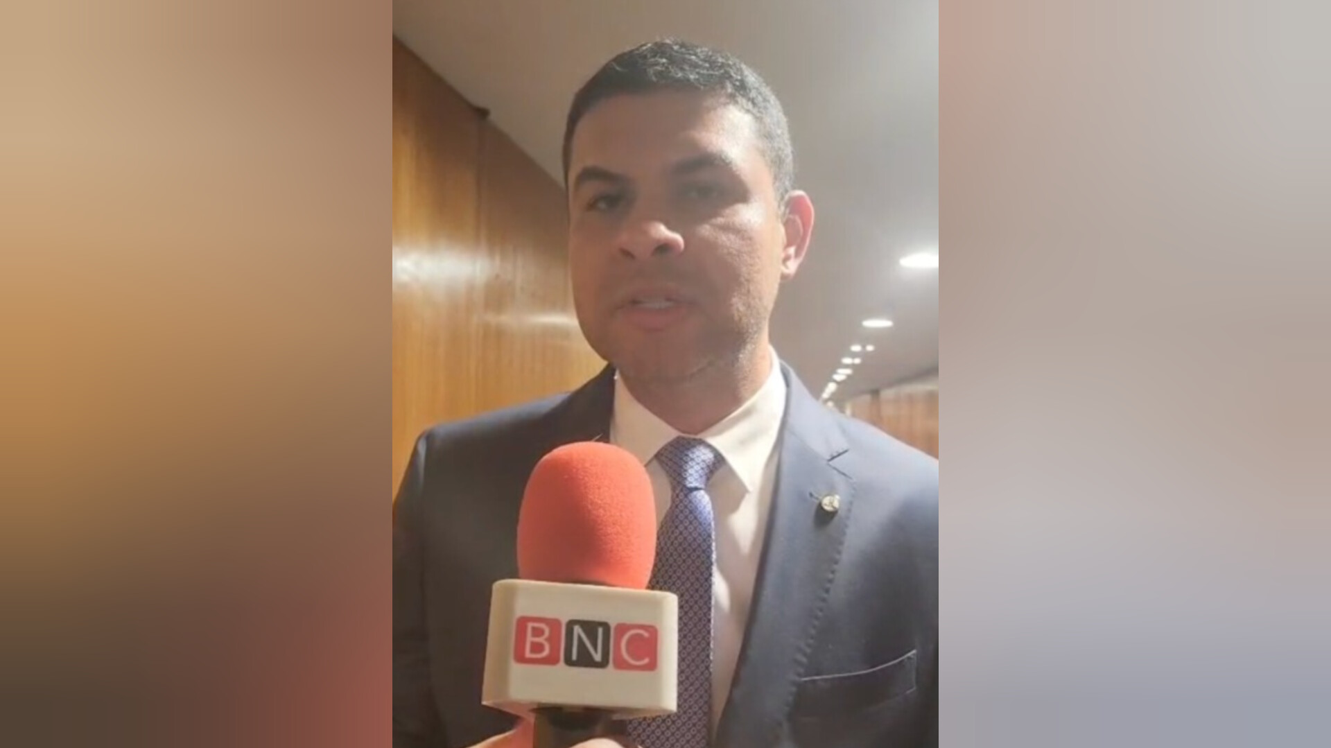Pedido de vista de deputado do PL adia votação do fim da escala 6x1