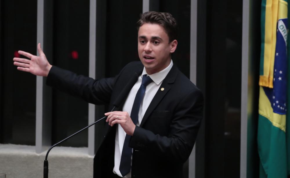 Nikolas Ferreira descobre que na Amazônia 'não tem só índio'