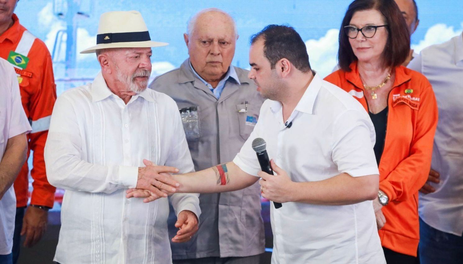 Oficialmente, Cidade sinaliza a Lula e expõe diferença em relação a Wilson Lima