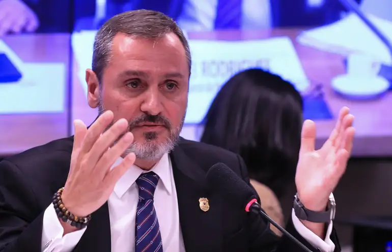 Diretor da PF critica decisão dos EUA de classificar PCC e CV como terroristas