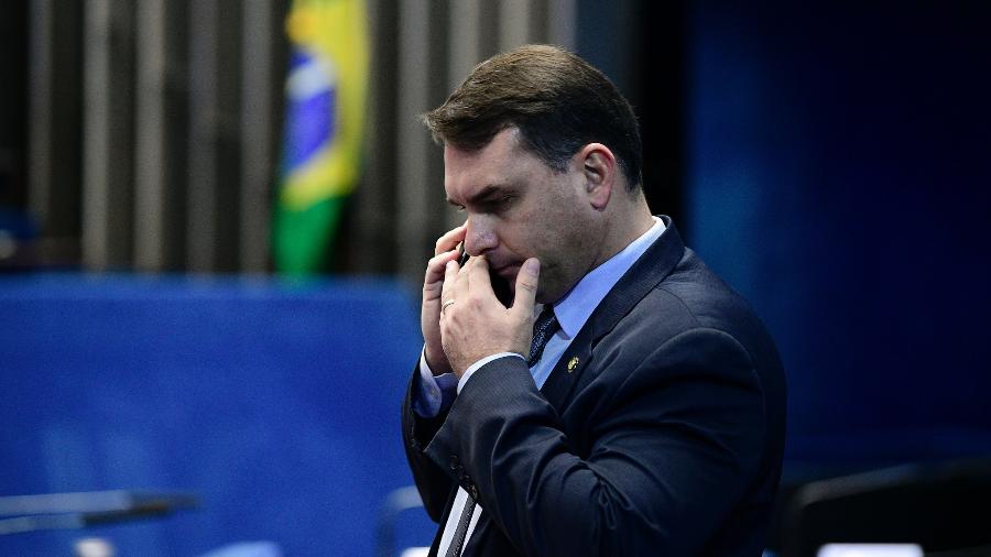 Centrão e até aliados colam tarifaço contra Brasil em Flávio Bolsonaro