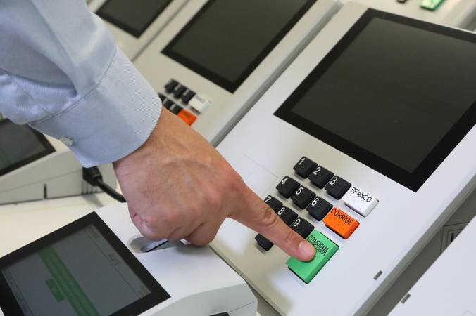 Eleitores já podem solicitar voto em trânsito para as eleições 2026